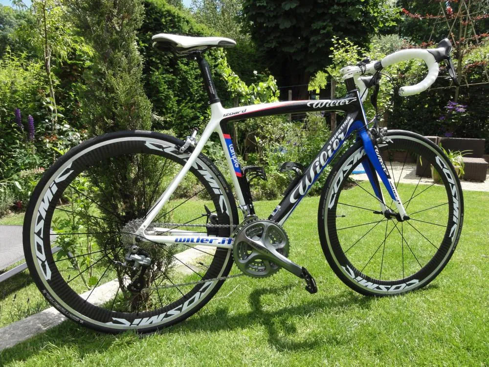 Triatleta Maicon Amaro encara desafio de 72 horas pedalando para arrecadar doações em Ubatuba